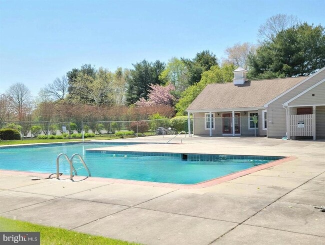 Building Photo - 2202 Tanglewood Ct