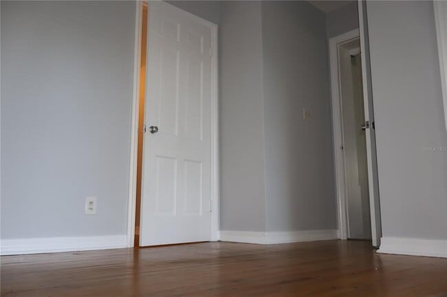 Building Photo - 3017 W Euclid Ave