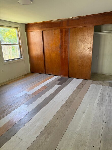 Building Photo - 864 N 79th St
