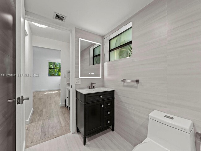 Building Photo - 55 Ocean Ln Dr