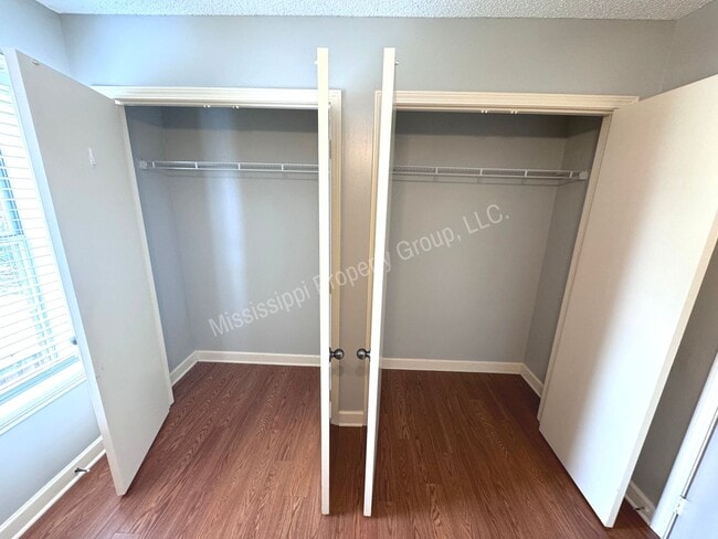 Building Photo - 2BR/2.5BA FOR RENT