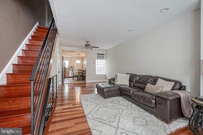 Building Photo - 2648 S Mole St