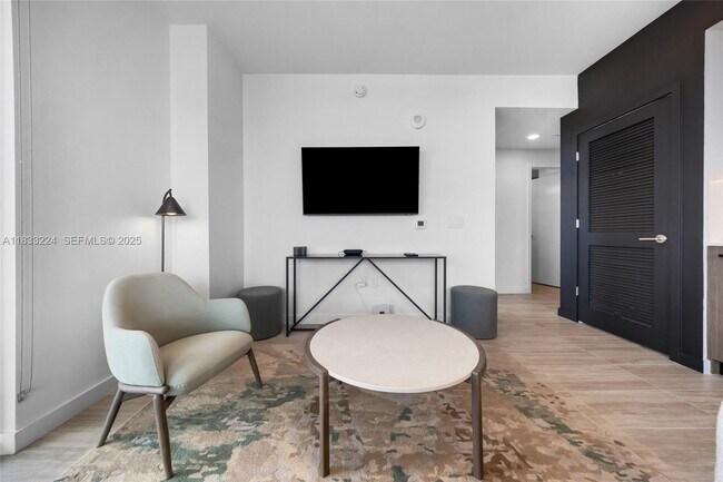 Building Photo - 580 72nd St