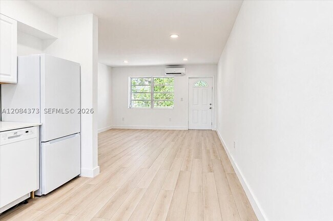 Building Photo - 355 NE 55th St