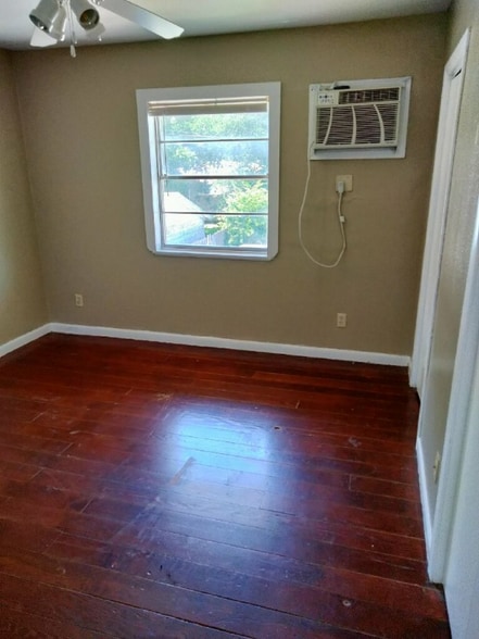 Building Photo - 3701 Sleeper Ave