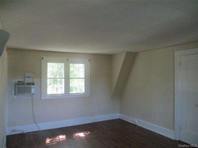 Building Photo - 8 Ridgecrest W