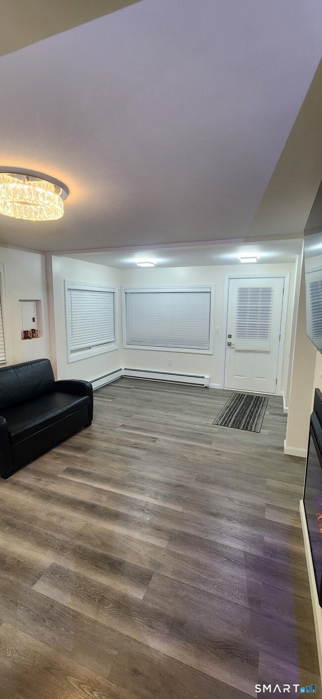 Building Photo - 19 Benham Ave