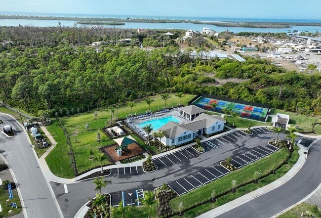 Building Photo - 8568 Shr Lk Dr