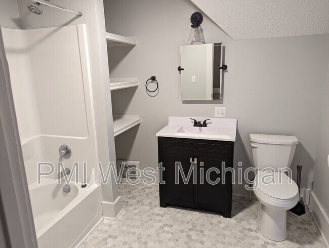 Building Photo - 144 Page St NE