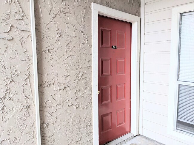 Building Photo - 10855 Meadowglen Ln