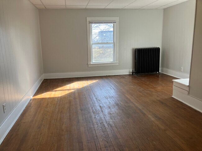 Building Photo - 800 W Ionia St