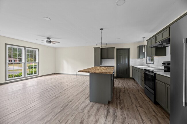 Building Photo - 116 Shepard St