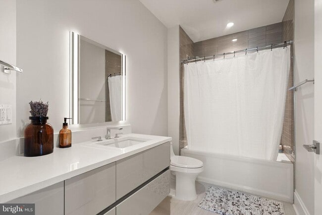 Building Photo - 7887 Jones Branch Dr