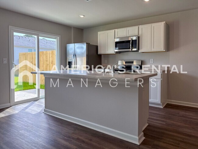 Building Photo - Home in Lincoln, AL for Rent! Available to View Now!
