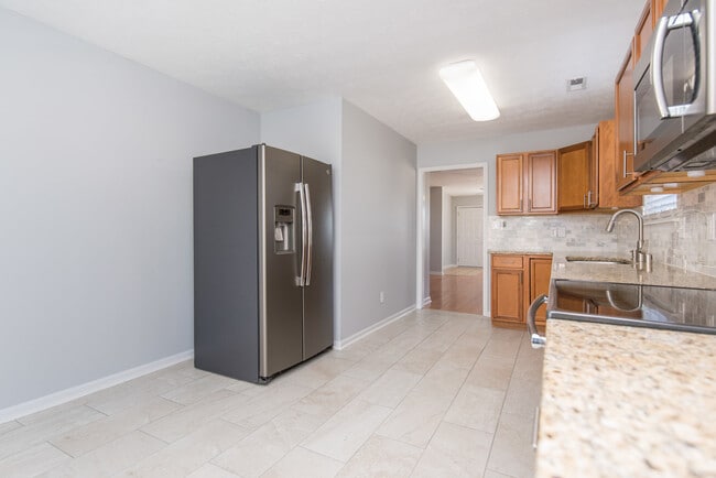 Building Photo - 111 Santa Monica Dr