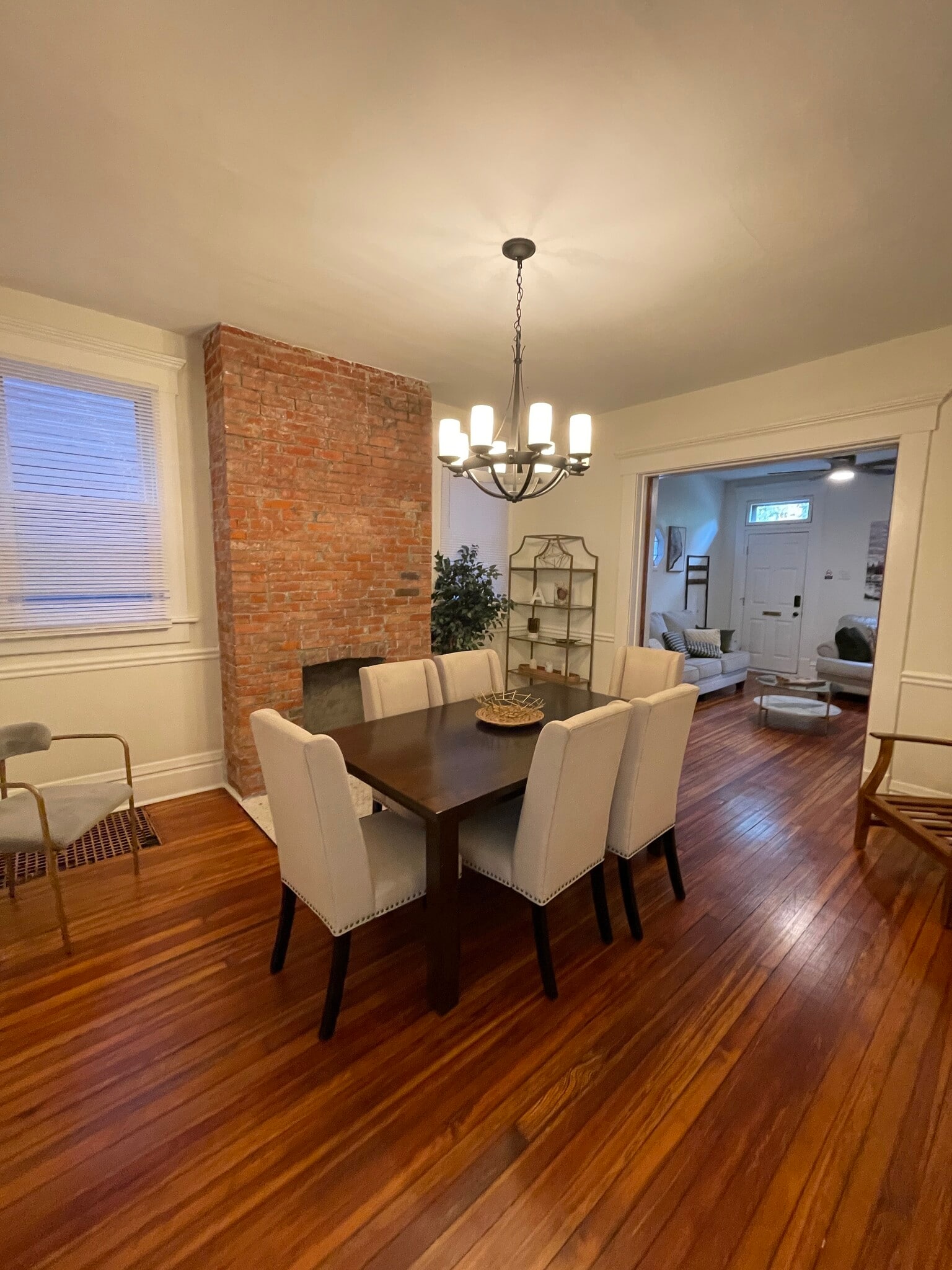 Building Photo - 297 Reinhard Ave