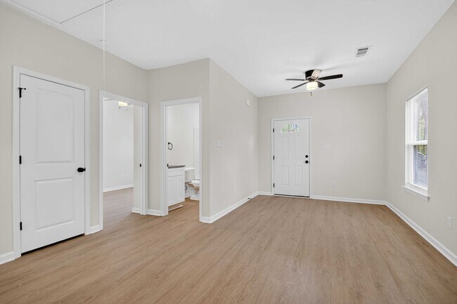 Building Photo - 2001-2003 Scotty Ct