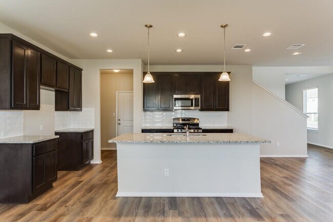 Building Photo - 412 Delta Crst