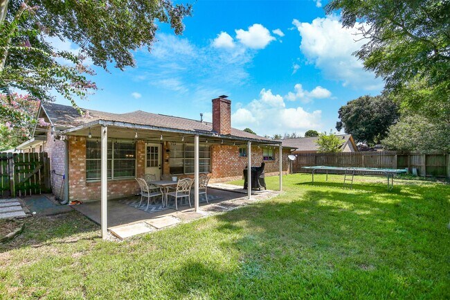 Building Photo - 21439 Park Green Dr