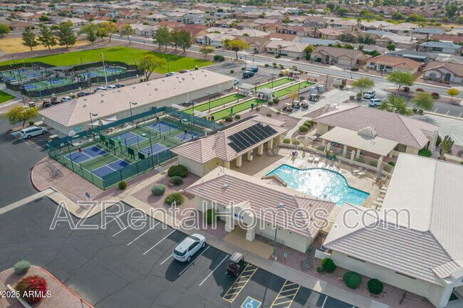 Building Photo - 2064 S Farnsworth Dr