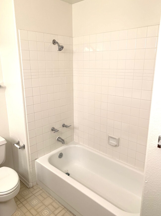 Building Photo - Spacious 4BD/2.5BA Home in Chula Vista - $4,495/mo!!