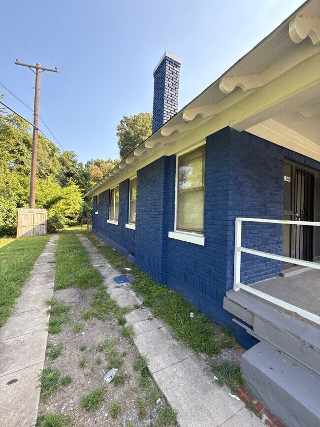 Building Photo - Affordable Co-Living Units (1–4 Rooms Available) Near Central Memphis