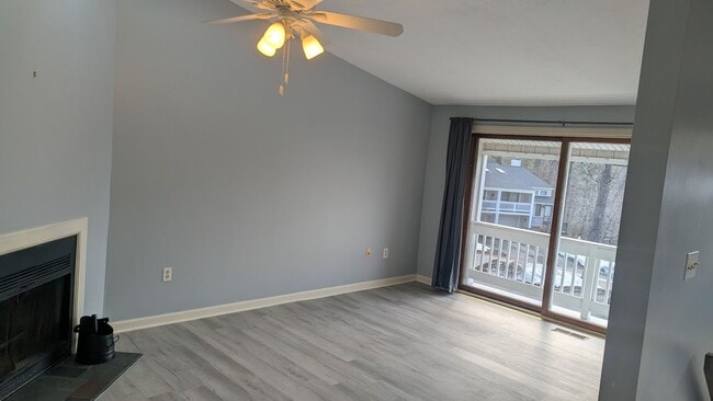 Building Photo - ***Please Respond Directly to the Online Listing, Calls May Not Be Returned***