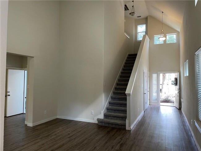 Building Photo - 2001 Faro Dr