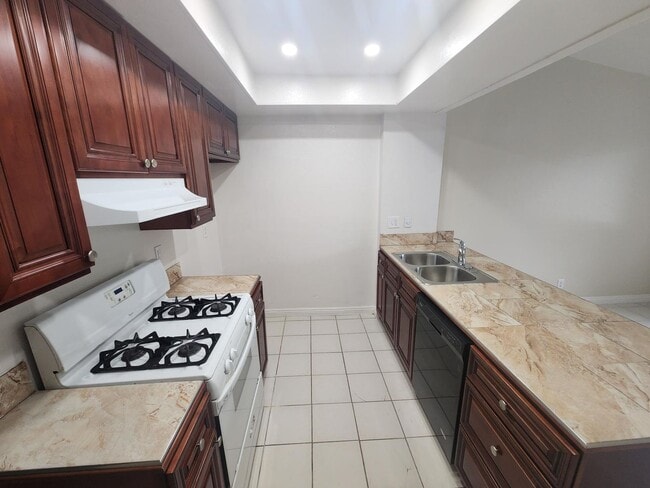 Building Photo - TERRACE2539