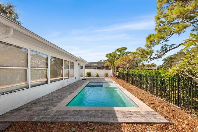 Building Photo - 1455 54th Ave NE