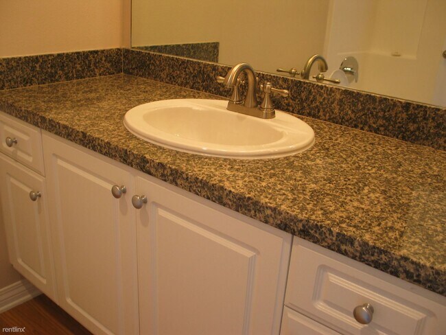 Building Photo - 3 br, 2 bath Condo - Waterbridge