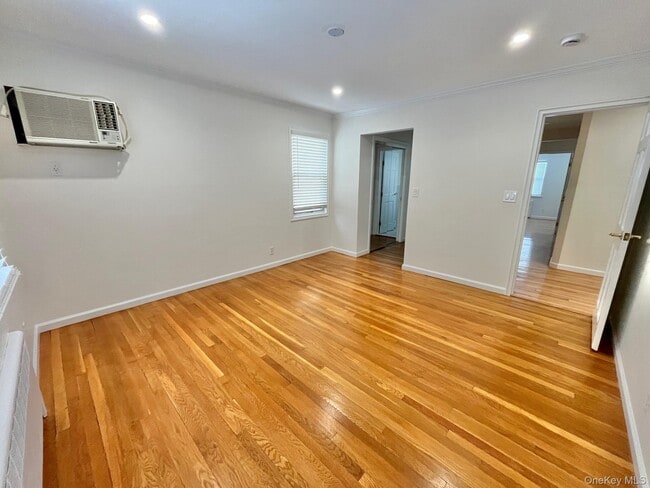 Building Photo - 103 Bennett Ave