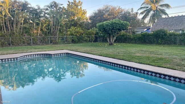 Building Photo - 3 br, 2 bath House - 8320 SW 142nd St