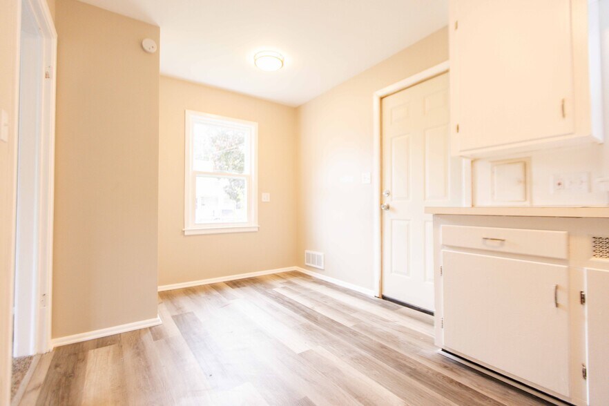 Building Photo - 3725 Watson Ave