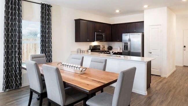 Building Photo - 2501 Schwartz Ln