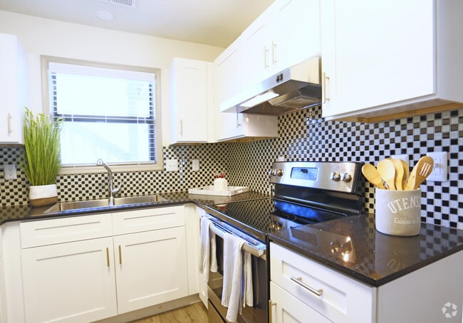 2BR, 2BA - Enclave at Oakhurst Apartments