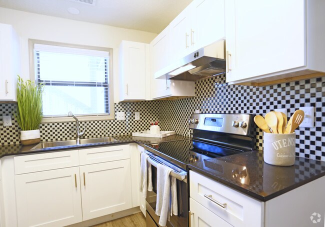 2BR, 2BA - Enclave at Oakhurst