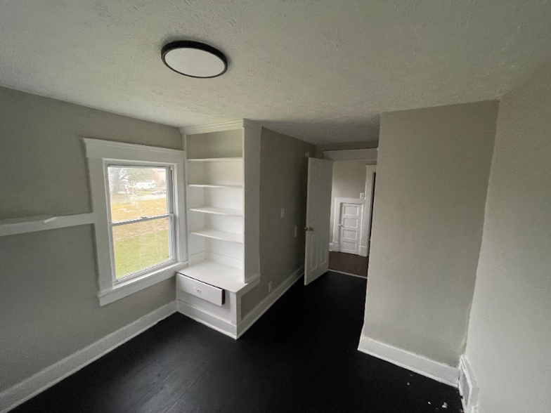 Building Photo - 1733-1737 Long Ave