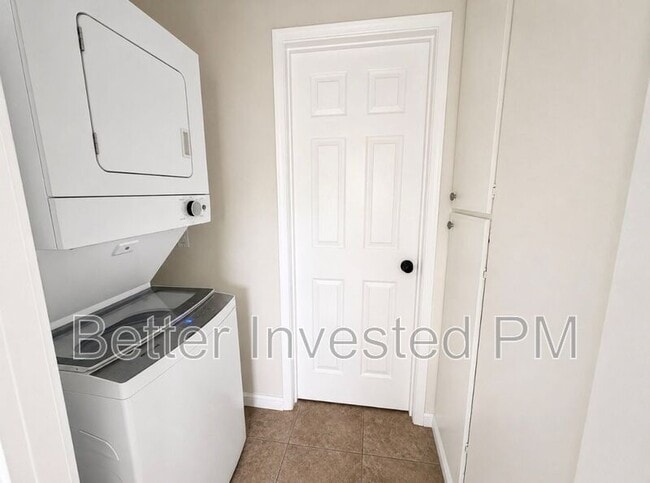 Building Photo - 1706 Glenbrook Dr