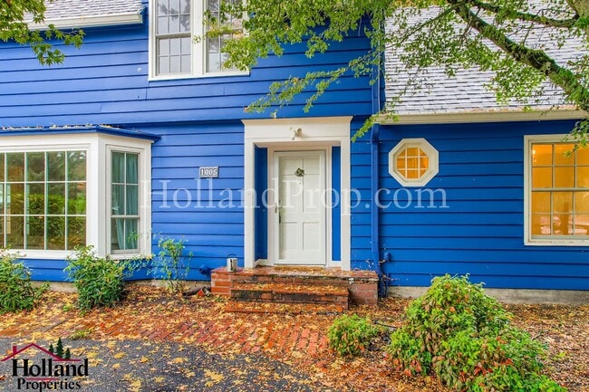 Building Photo - Spacious 3-Bedroom Hillsboro Home with Spa...