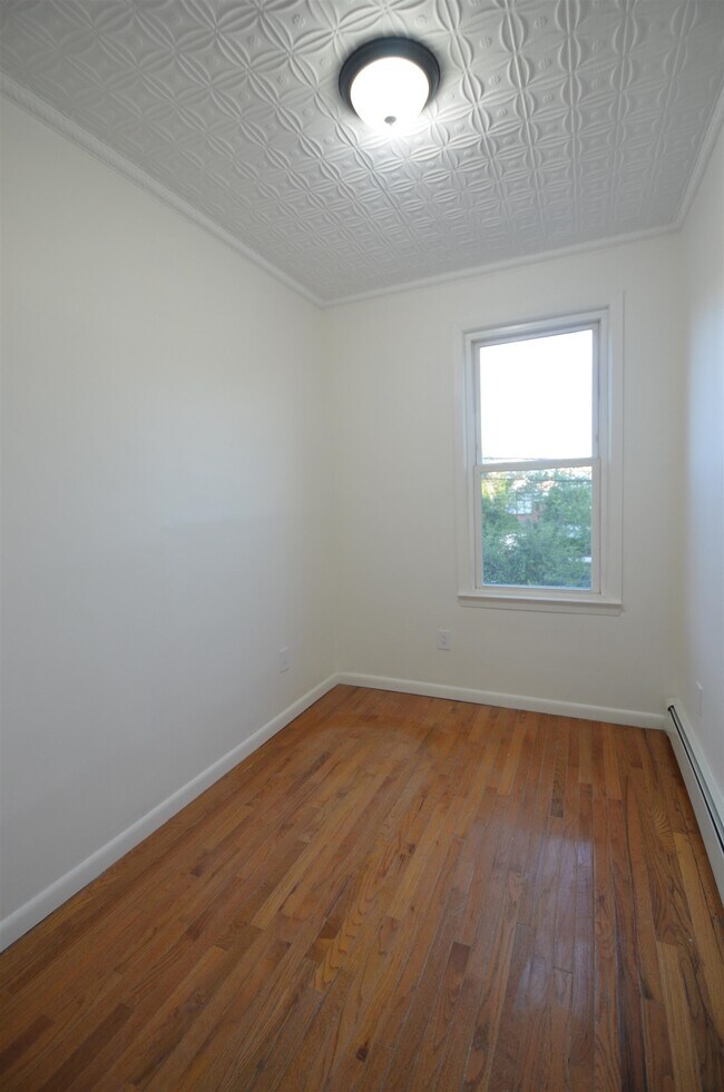 Building Photo - 241 Randolph Ave