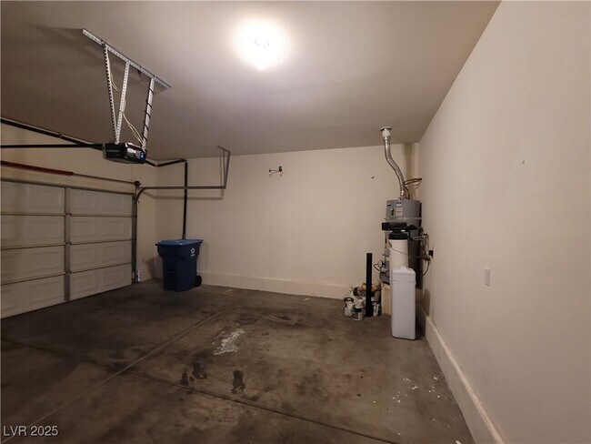 Building Photo - 8930 Partridge Hill St