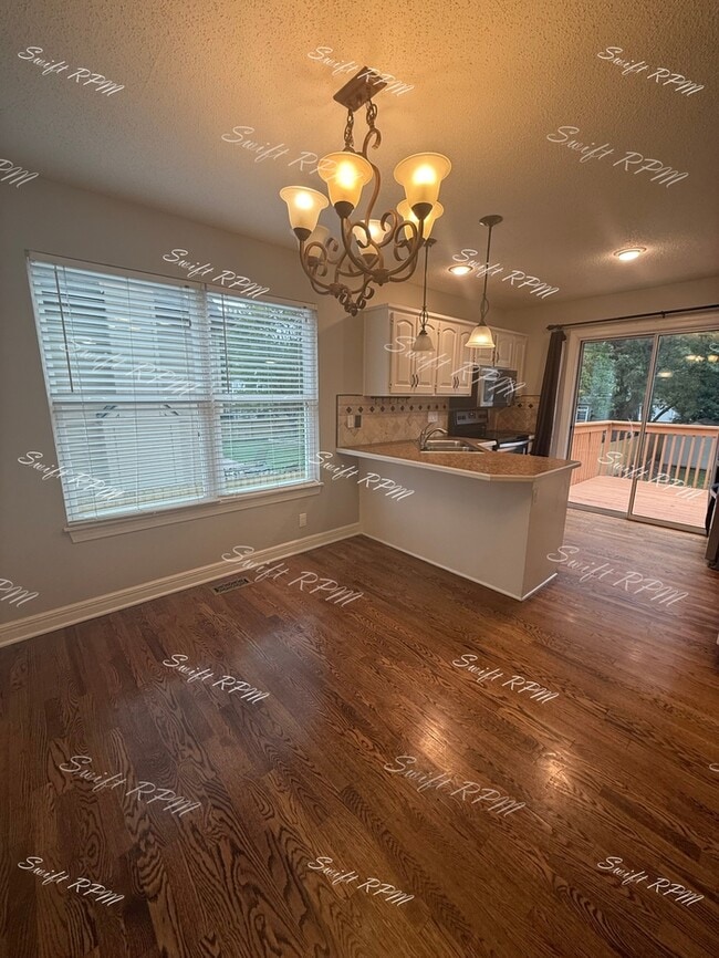 Building Photo - 1354 S Brentwood Dr