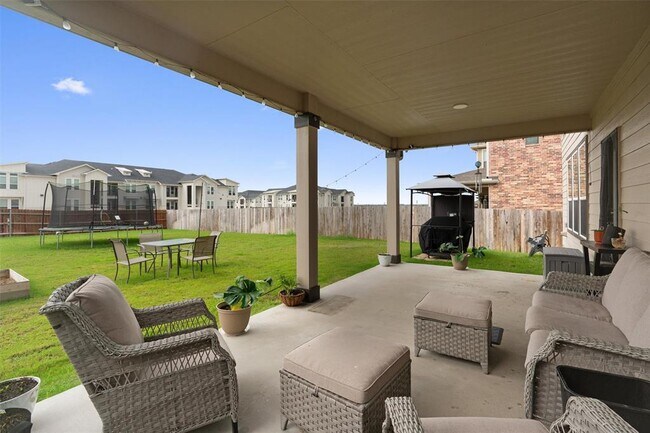 Building Photo - 3600 Carinaro Lp