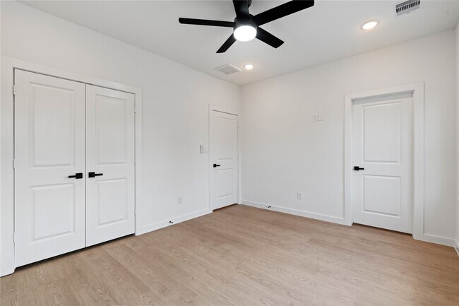 Building Photo - 1031 North Ln