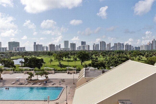 Building Photo - 20301 W Country Club Dr