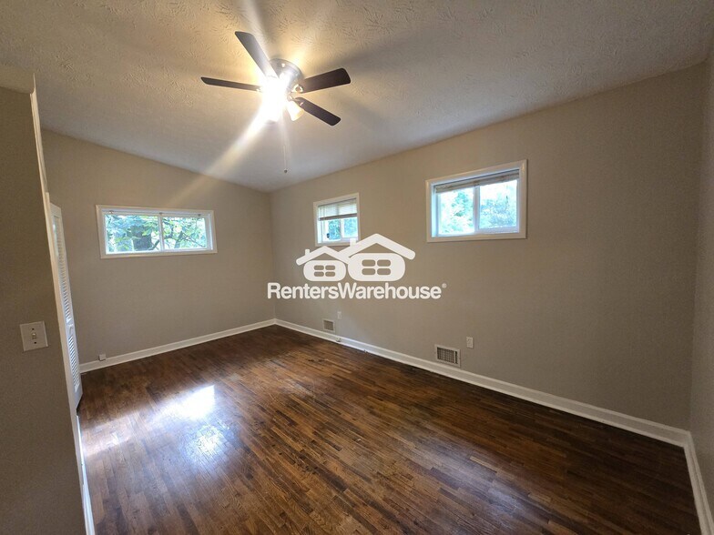 Building Photo - 1593 Tanager Cir