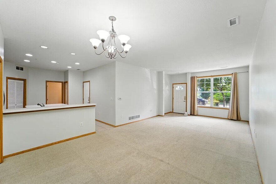 Building Photo - 277 S 79th St