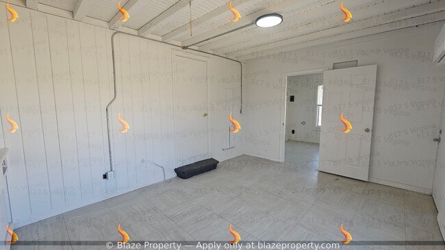 Building Photo - Simple, Functional & Pet-Friendly