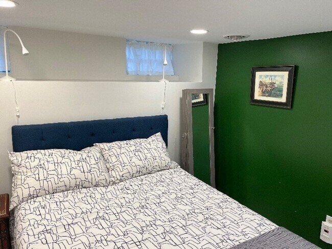 Building Photo - 110 Spring St